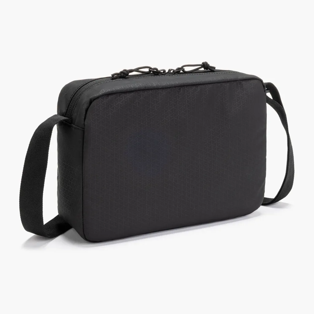 yonex-yonex-42505ex-team-shoulder-bag-black (1).webp